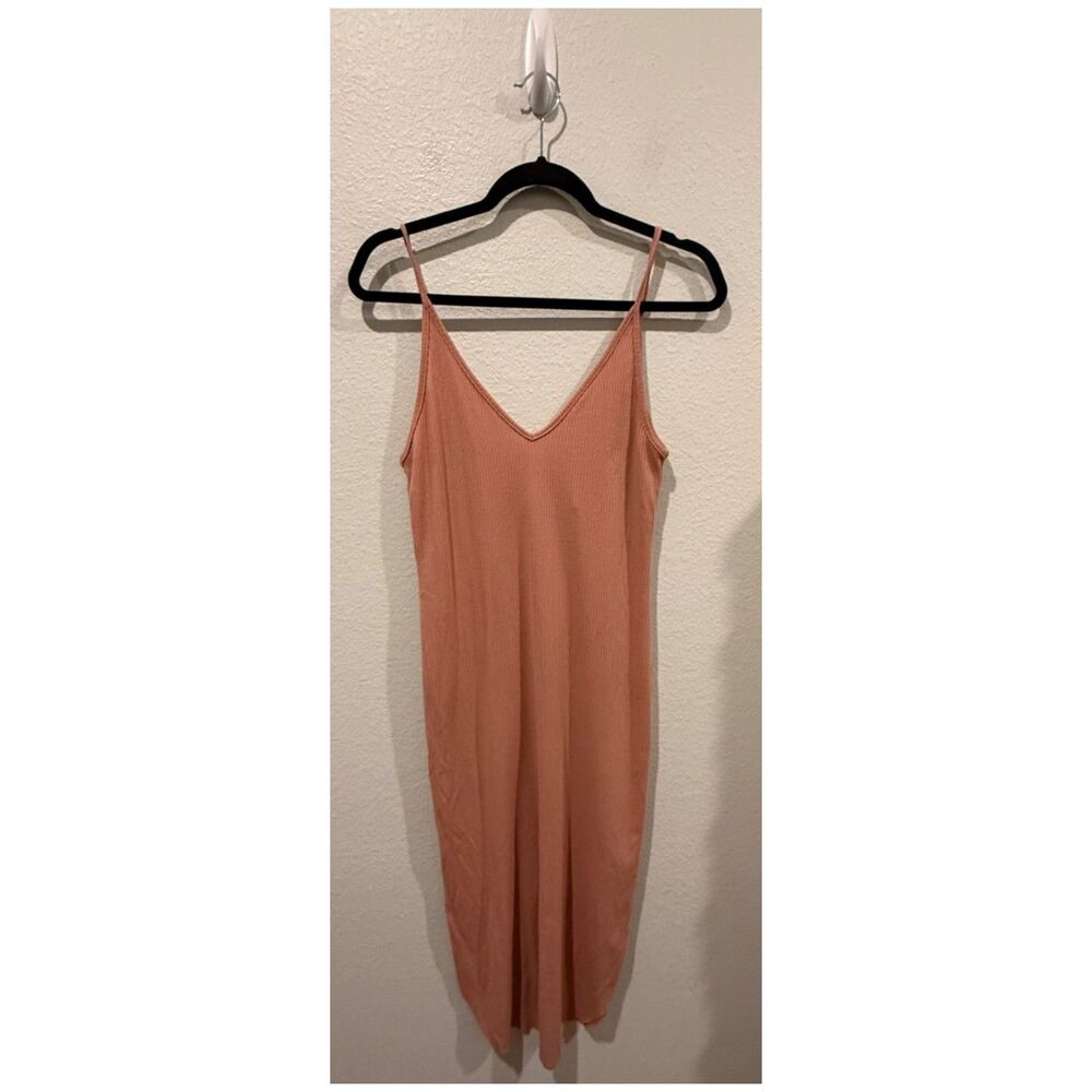 SPARKLE AND FADE Spaguetti Staps V-Neck Midi Dress
